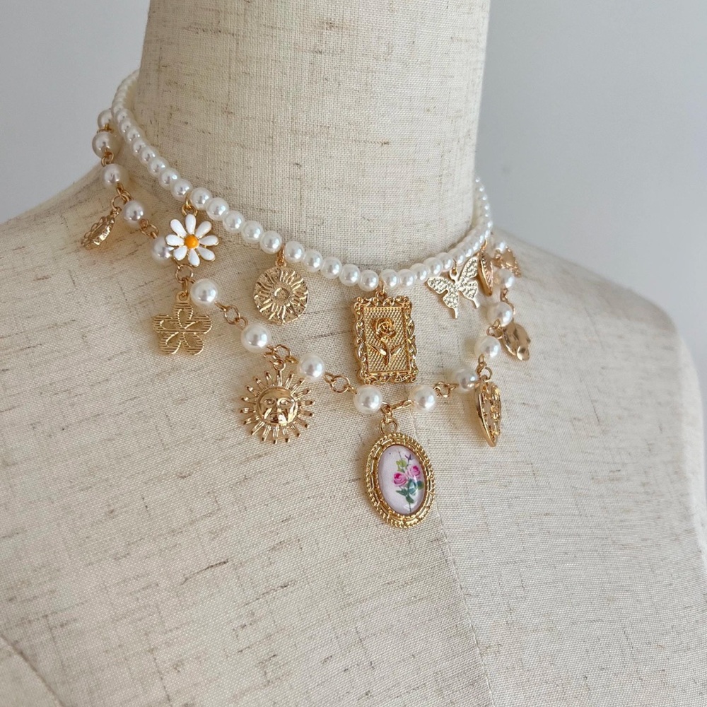 Vintage Pearl Choker: Gold Floral Charms, Rose Cameo Necklace - Picture 6 of 6